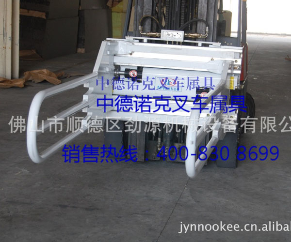 供應(yīng)海棉夾、泡沫夾、夾抱車、夾抱機、抱夾、叉車屬具、海棉搬運車